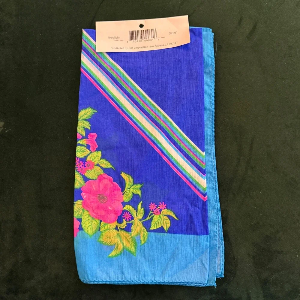 Fantasy Scarf Blue Pink Floral Rose Square 28x28 Nylon Made in Japan 09931‎